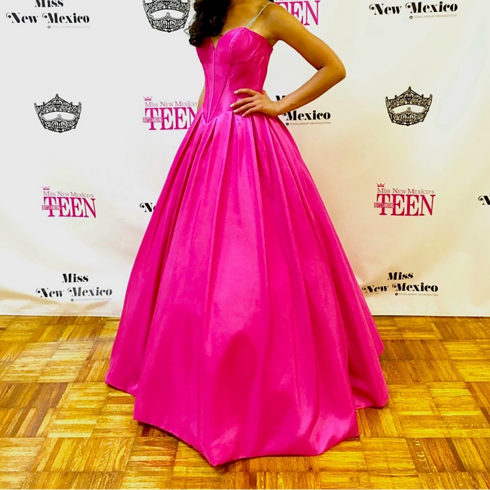 Sherri Hill Ballgown.
